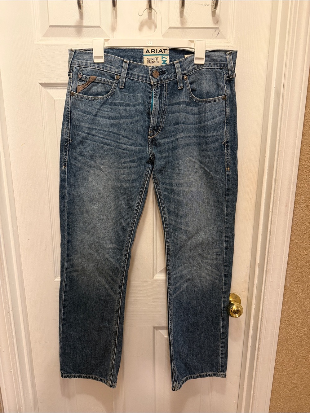 Ariat Men's Slim Straight Faded Blue Jeans